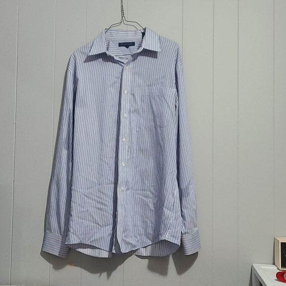 Tommy Hilfiger button up dress shirt - Picture 2 of 3